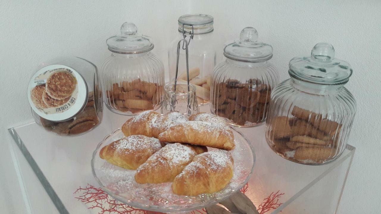 La Casa Di Nina Acomodação com café da manhã La Maddalena  Exterior foto